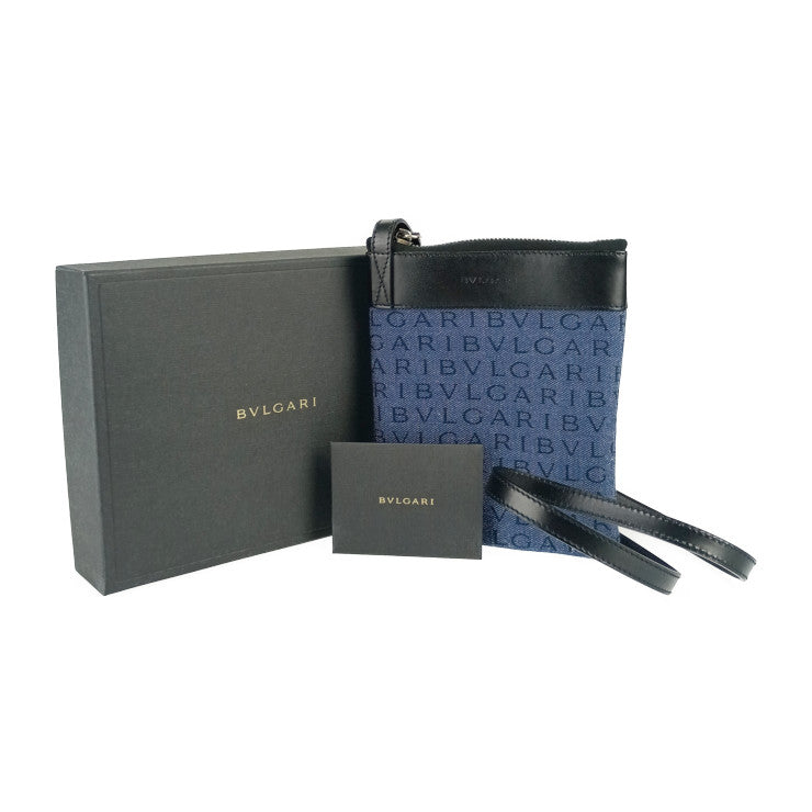 新古未使用展示品 BVLGARI ブルガリ ショルダーバッグ ロゴマニア フラットポーチ 21528 デニムブルー ブラック シルバー金具 キャンバス カーフレザー レディース ポシェット サコッシュ
