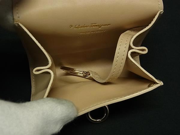 Salvatore Ferragamo フェラガモ コインケース ガンチーニ コインパース 66 4670 ベージュ系 レザー レディース ゴールド金具 小銭入れ