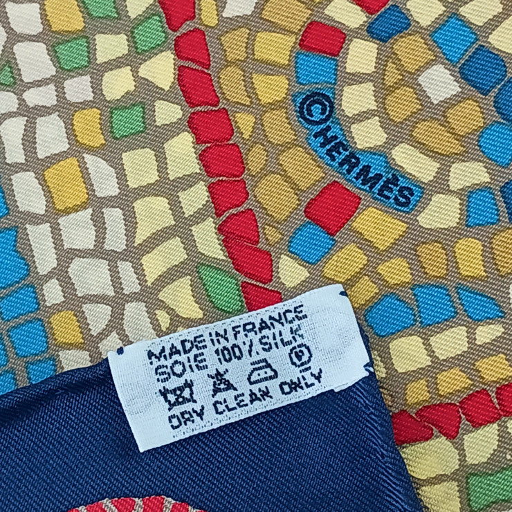 HERMES エルメス スカーフ カレ90 SOUS LE CEDRE マルチカラー シルク レディース 大判 超美品