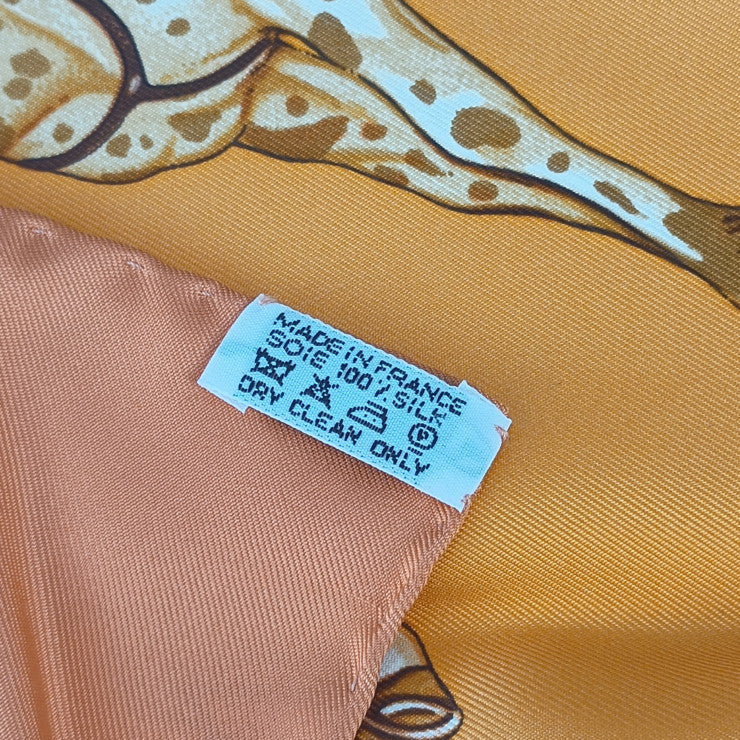 超美品 HERMES エルメス スカーフ カレ90 EN PISTE. オン・ピスト - オレンジ シルク100% レディース 大判