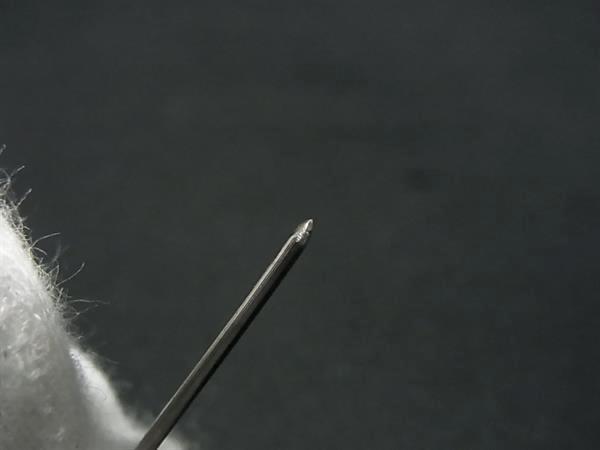 BOTTEGA VENETA ボッテガヴェネタ ブローチ ホワイト ブロンズ ストーン SV925 メタル ユニセックス