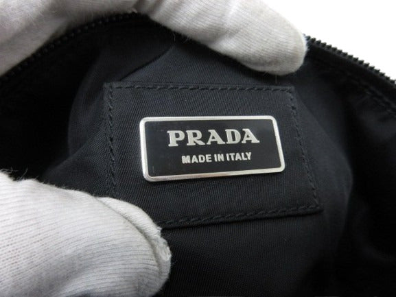 美品 PRADA プラダ ボディバッグ トライアングル ロゴ ウエストバッグ - ブラック ナイロン ユニセックス 三角ロゴマーク シルバー金具