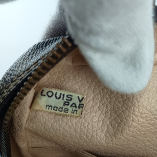 LOUIS VUITTON ルイヴィトン セカンドバッグ モノグラム トゥルース トワレット23 M47524 ブラウン PVC レザー ユニセックス ヴィンテージ ベタなし