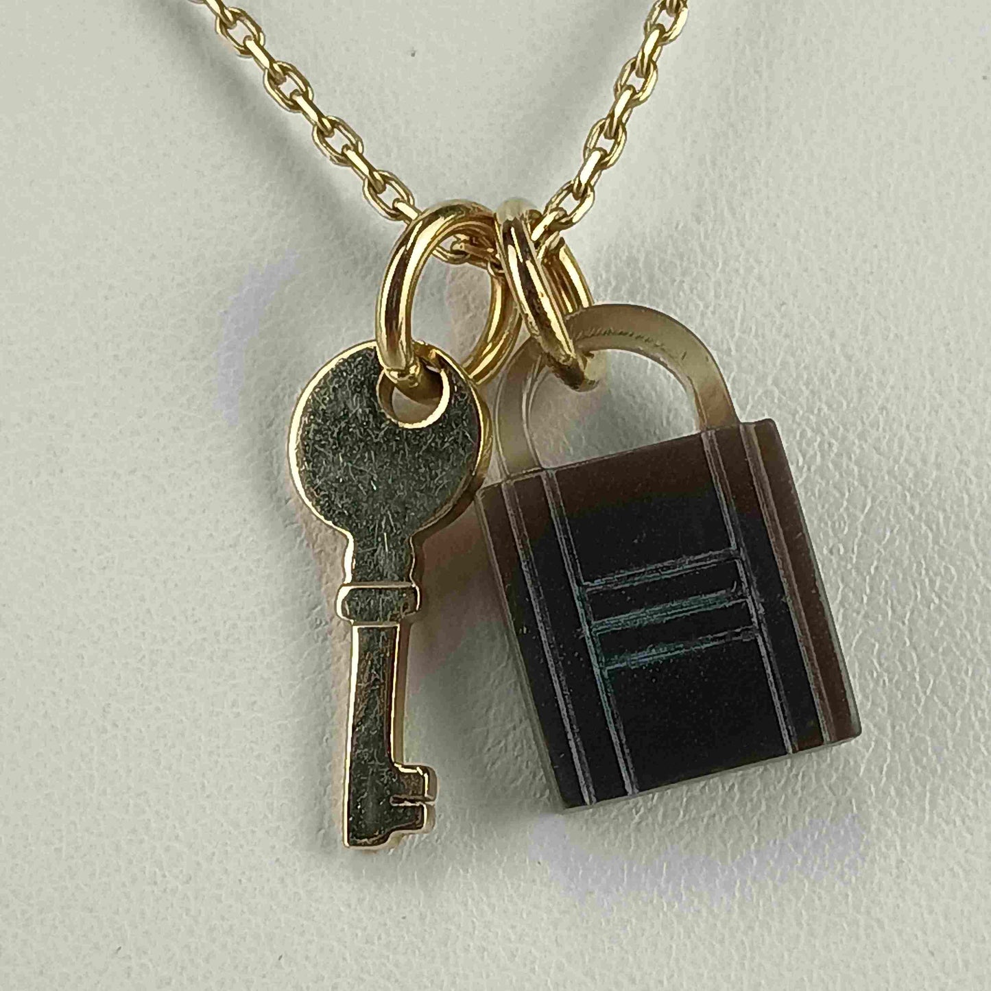 美品 HERMES エルメス ネックレス アミュレット パドロック PM - ゴールド メタル バッファローホーン レディース ゴールド金具