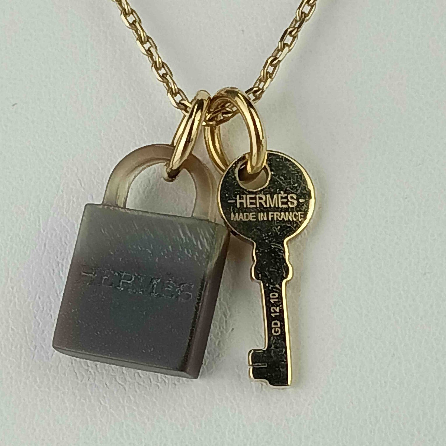 美品 HERMES エルメス ネックレス アミュレット パドロック PM - ゴールド メタル バッファローホーン レディース ゴールド金具