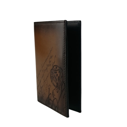 Berluti ベルルッティ パスポートケース カードケース カリグラフィ エスケール - ブラウン スクリットスワイプレザー メンズ 超美品