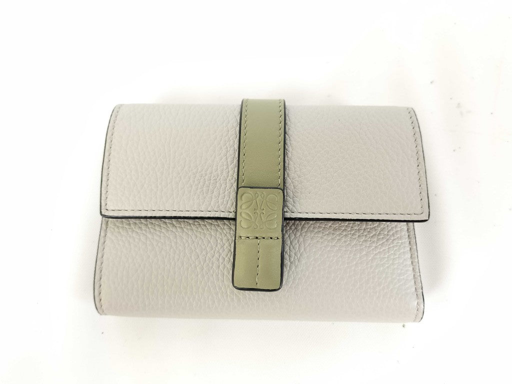 LOEWE ロエベ 財布 バーティカル スモール ウォレット C660S86 ホワイト系 グリーン系 レザー レディース 三つ折り財布 新古未使用展示品