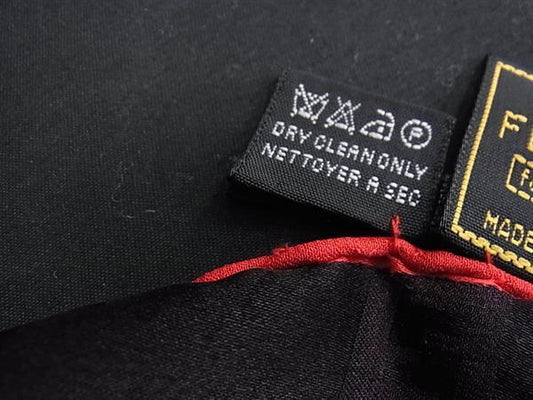 FENDI フェンディ スカーフ レッド ブラック シルク100% レディース 総柄 大判