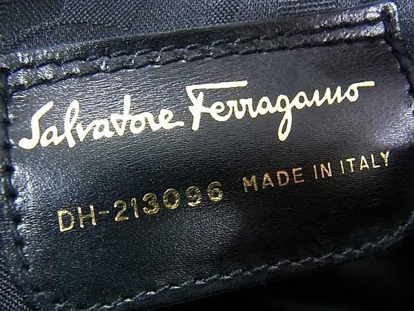 Salvatore Ferragamo フェラガモ ショルダーバッグ ヴァラ 21 3096 ブラック系 型押しカーフレザー レディース ゴールド金具 ポシェット 美品