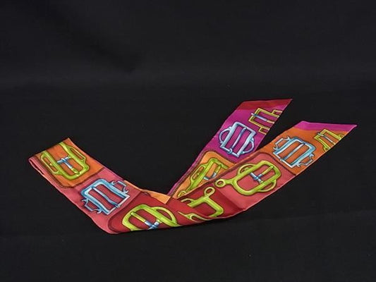 HERMES エルメス リボンスカーフ ツイリー マルチカラー シルク100% レディース BOUCLERIE D ATTELAGE アトラージュのバックル 美品