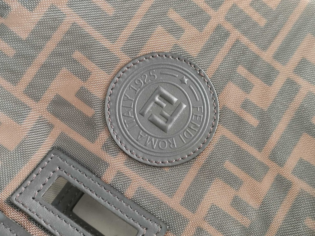 FENDI フェンディ バッグカバー ピーカブー ディフェンダー ミディアム 7AR718 ブラウン メッシュ レザー レディース ズッカ柄 美品