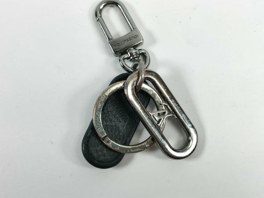 LOUIS VUITTON ルイヴィトン キーホルダー LV シグネチャー チェーン M00927 ブラック シルバー モノグラムエクリプス×メタル ユニセックス キーリング シルバー金具