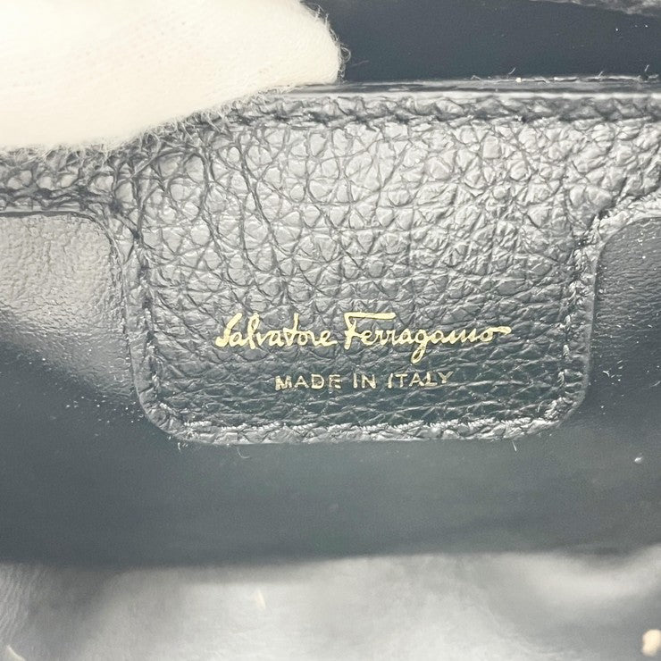 Salvatore Ferragamo フェラガモ ショルダーバッグ ヴァラリボン EE-21 H498 ブラック系 レザー レディース ゴールド金具 美品