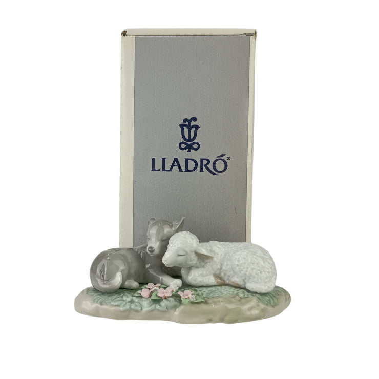 LLADRO リヤドロ 置物 平和の王国(狼と子羊) 6925 マルチカラー ポーセリン ユニセックス 絶版 美品