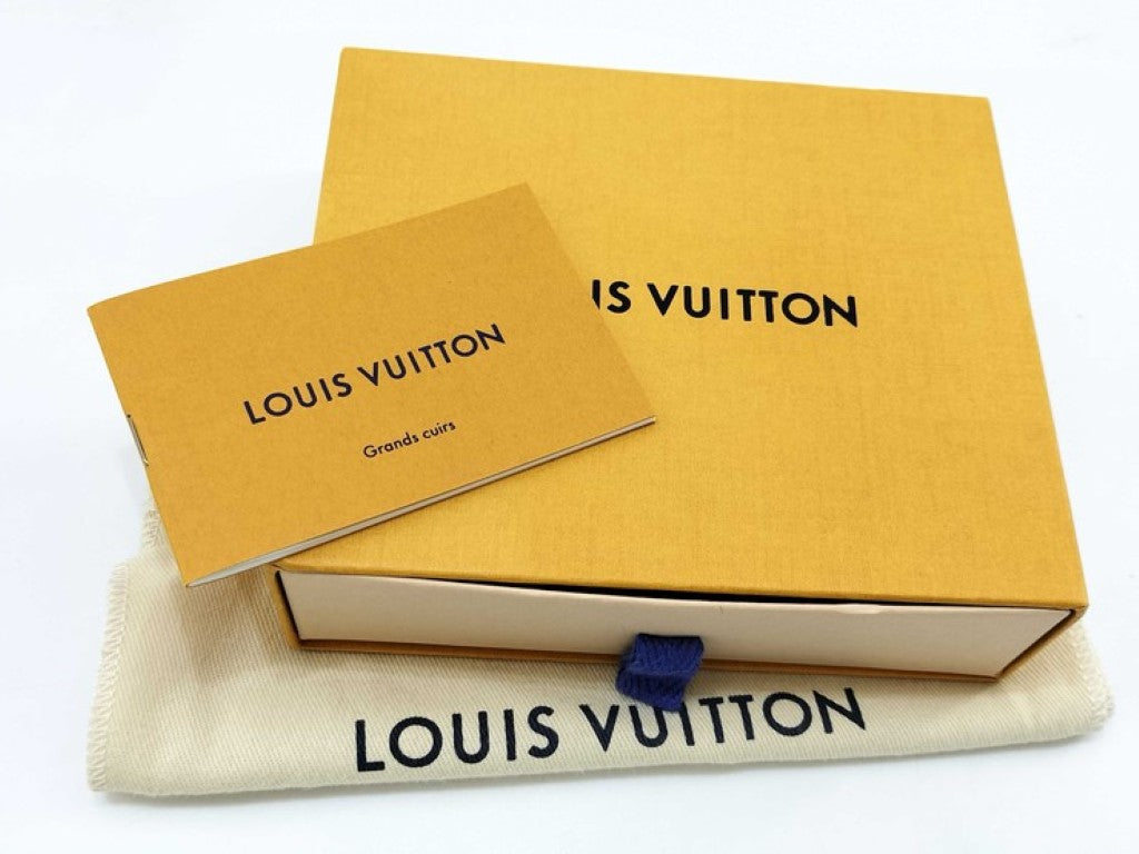 LOUIS VUITTON ルイヴィトン 三つ折り財布 ポルトフォイユ カプシーヌ コンパクト M63741 マリーヌルージュ系 トリヨンレザー レディース ゴールド金具