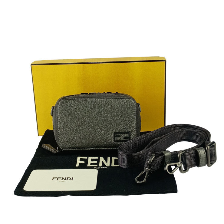 FENDI フェンディ ショルダーバッグ ミニ カメラケース 7M0344 シルバー系 レザー ユニセックス クロスボディバッグ 美品