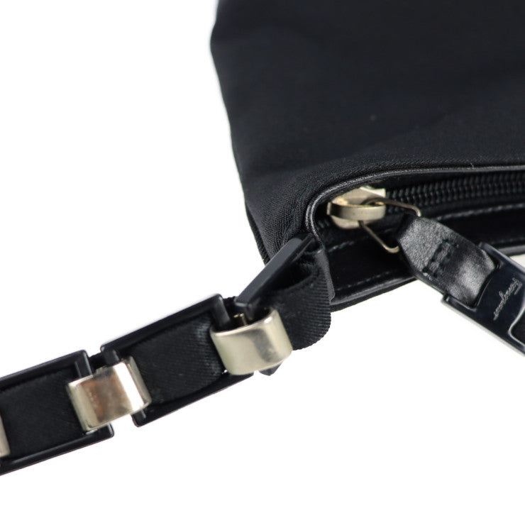 美品 Salvatore Ferragamo サルヴァトーレ フェラガモ ヴァラ ショルダーバッグ 21 8801 ナイロンキャンバス ブラック チェーン セミショルダーバッグ