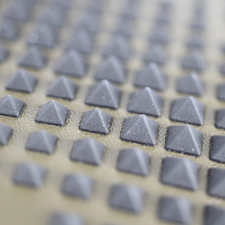 美品 BOTTEGAVENETA ボッテガヴェネタ イントレチャート ビジネスバッグ 533761 VBLZ22 374 ラムスキン ナッパレザー オリーブ系 2WAY ブリーフケース スタッズ 紳士鞄 書類かばん