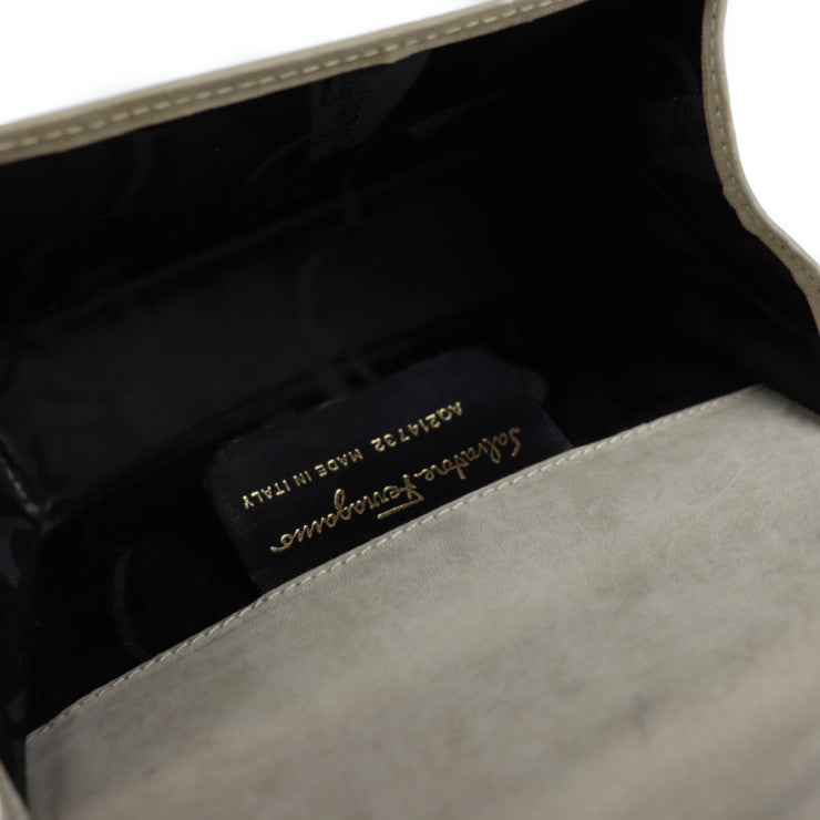 Salvatore Ferragamo サルヴァトーレ フェラガモ ガンチーニ ショルダーバッグ AQ214732 レザー ベージュ ゴールド金具 ポシェット 2Way チェーン