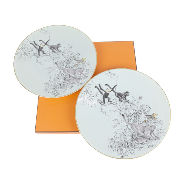 新品未使用展示品 HERMES エルメス 赤道直下のスケッチ 食器 - 陶磁器 ペールアクア系 マルチカラー 日本未入荷 サービング プレート 大皿 32cm 猿 アニマル 2点セット