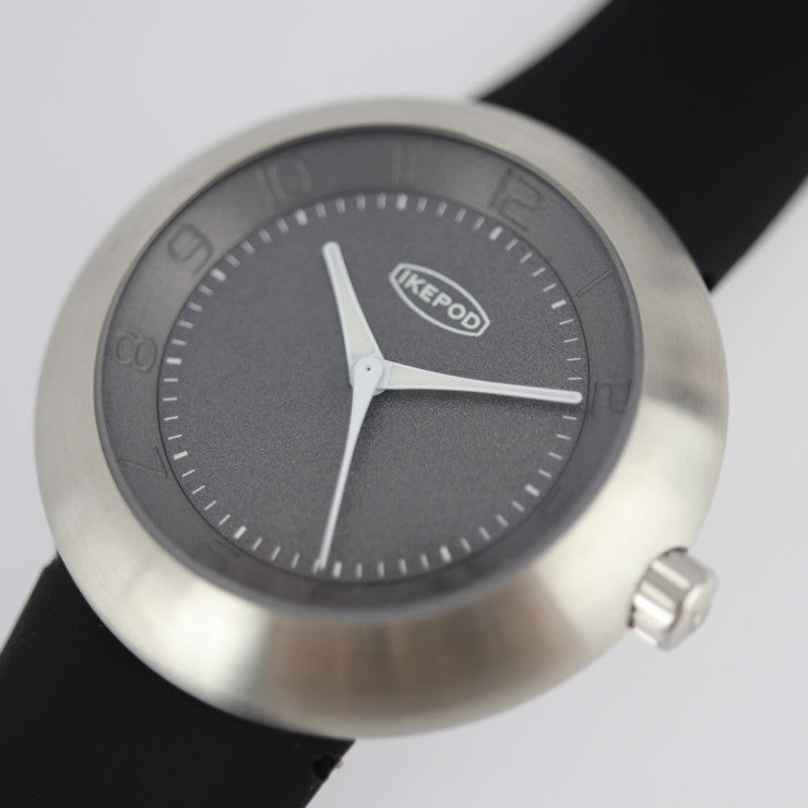 新品未使用展示品 IKEPOD アイクポッド メガポッド 101 Rob 腕時計 IPM101SILB ステンレススチール ラバー シルバー ブラック グレー文字盤 自動巻き 裏スケ メンズ