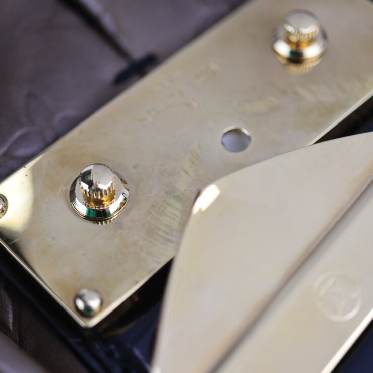 LOUIS VUITTON ルイ ヴィトン ボリー モノグラムエンボス ショルダーバッグ M95296 エンボスレザー エナメル オリーブブラウン系 ブラック セミショルダー ワンショルダー ハンドバッグ トートバッグ ビトン