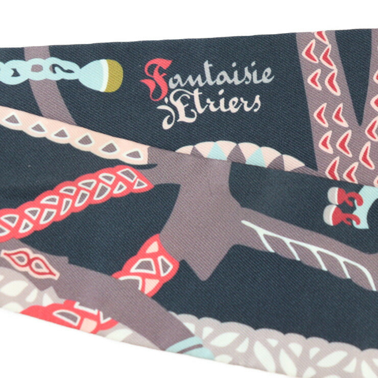 新品未使用展示品 HERMES エルメス FANTAISIE D’ETRIERS 鎧の幻想 ツイリー スカーフ 063921S 35 シルク ANTHRACITE CORAIL リボンスカーフ 2022年秋冬