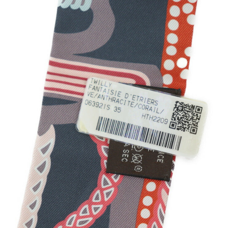 新品未使用展示品 HERMES エルメス FANTAISIE D’ETRIERS 鎧の幻想 ツイリー スカーフ 063921S 35 シルク ANTHRACITE CORAIL リボンスカーフ 2022年秋冬