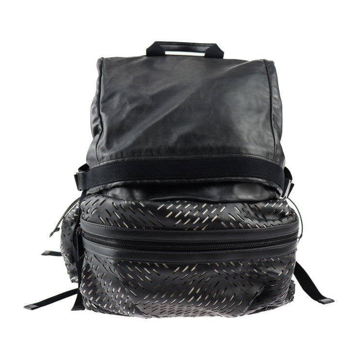美品 BOTTEGAVENETA ボッテガヴェネタ PERFORATED BACKPACK リュック・デイパック 580351 カーフレザー ブラック パンチング