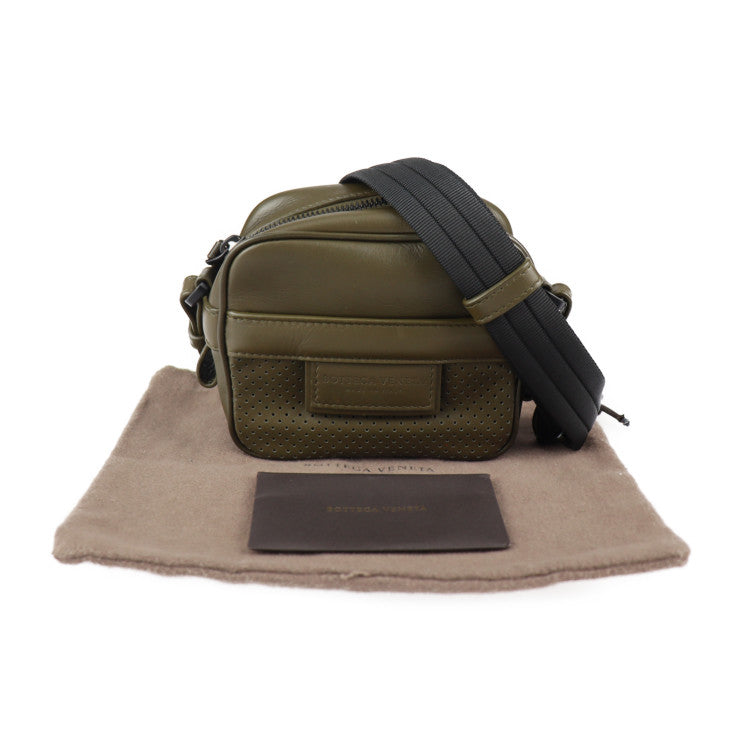 美品 BOTTEGAVENETA ボッテガヴェネタ レッジェーロ ショルダーバッグ 566753 ラムスキン カーキオリーブ系 ブラック金具 3WAY ポーチ ベルトバッグ ミニバッグ パンチング