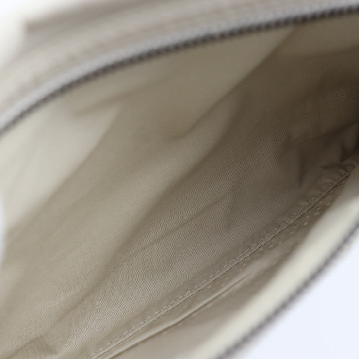 美品 BOTTEGAVENETA ボッテガヴェネタ パンチング クラッチバッグ 566199 レザー アイボリー系 ブラック金具 リストレット セカンドバッグ ポーチ