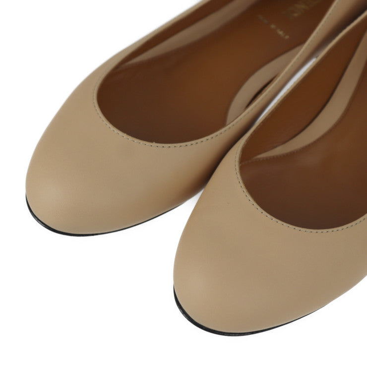 新古未使用展示品 FENDI フェンディ フラットパンプス パンプス 表記サイズ 37 1/2 レザー ベージュ ラウンドトゥ 参考サイズ24.5cm