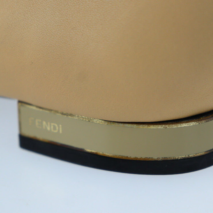 新古未使用展示品 FENDI フェンディ フラットパンプス パンプス 表記サイズ 37 1/2 レザー ベージュ ラウンドトゥ 参考サイズ24.5cm