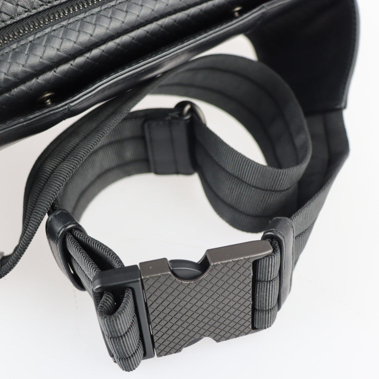 美品 BOTTEGAVENETA ボッテガヴェネタ BELT BAG IN MICRO INTRECCIATO EMBOSSED マイクロイントレチャート ウエストバッグ 547889 カーフレザー ブラック マルチカラー マイクロ イントレッチオ エンボスド ベルトバッグ ボディバッグ