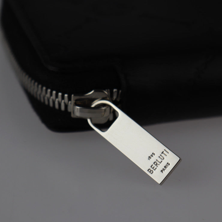 新品未使用展示品 Berluti ベルルッティ ITAUBA VERTICAL イタウバ バーティカル 二つ折り財布 - カーフスキン ブラック シルバー金具 ラウンドファスナー 長財布