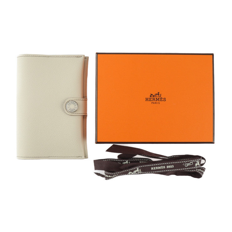 新品未使用展示品 HERMES エルメス R.M.S パスポートケース - エバーカラー ベトン ホワイト系 シルバー金具 パスポートカバー B刻印