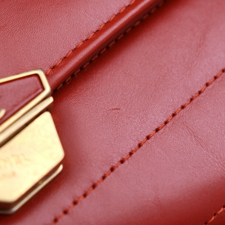 新古未使用展示品 CHANEL シャネル シェブロン 長財布 A81255 レンガ色 ゴールド金具 フラップ かぶせ蓋 ココマーク