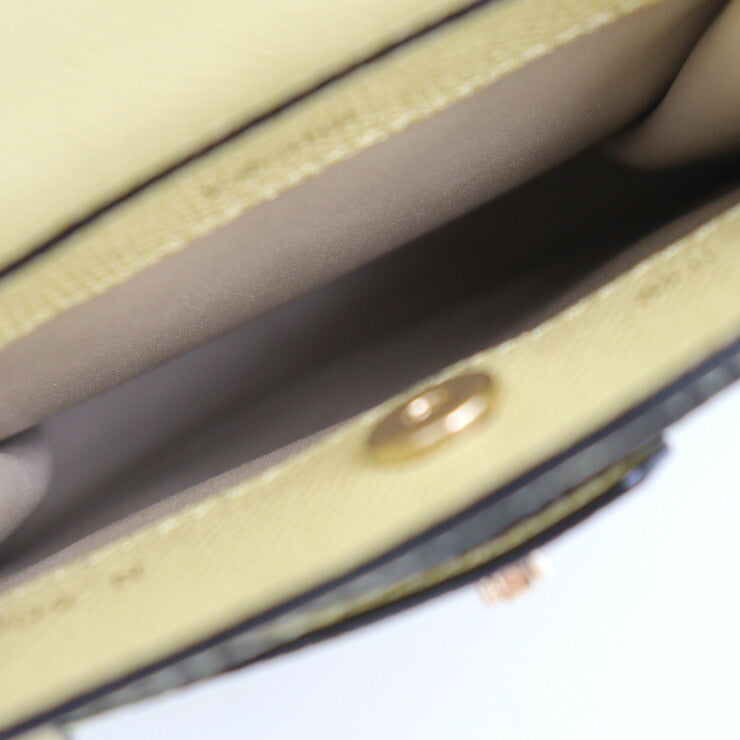 新古未使用展示品 Valextra ヴァレクストラ スリムB トラッコリーナ ショルダーバッグ V5U61 028 カーフレザー ライトイエロー系 ゴールド金具 ポシェット 斜め掛け