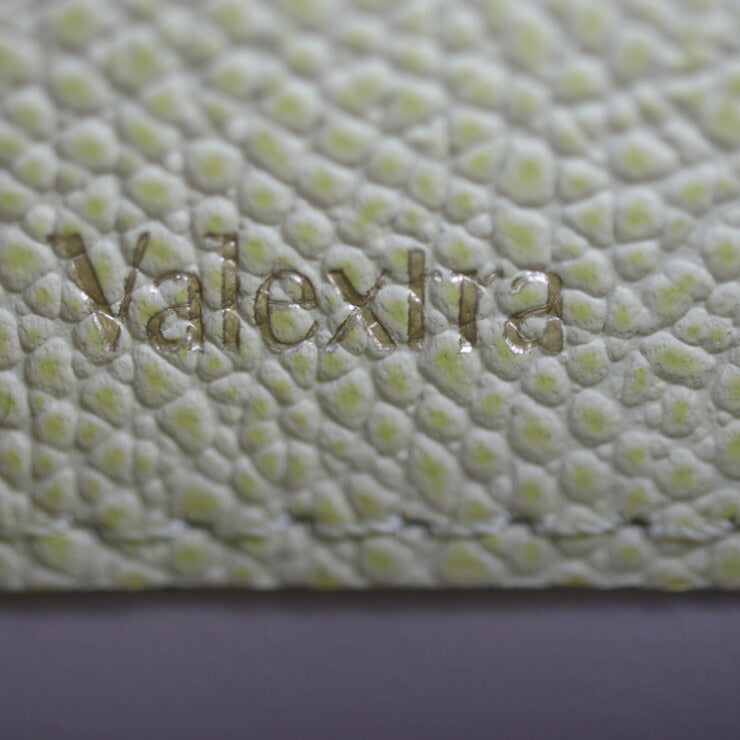 新古未使用展示品 Valextra ヴァレクストラ スリムB トラッコリーナ ショルダーバッグ V5U61 028 カーフレザー ライトイエロー系 ゴールド金具 ポシェット 斜め掛け