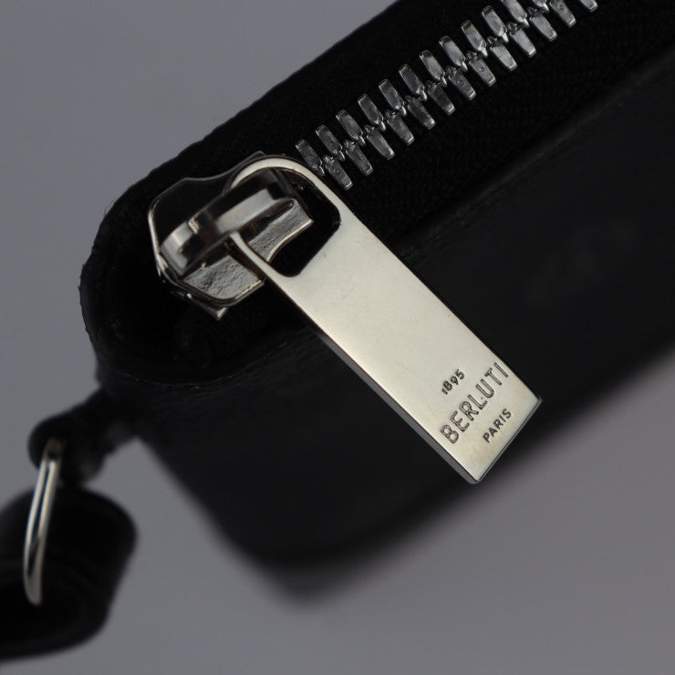 美品 Berluti ベルルッティ ニノ ミディアム 長財布 - PVC レザー グレー系 ブラウン系 シルバー金具 リストレット L字ファスナー ポーチ