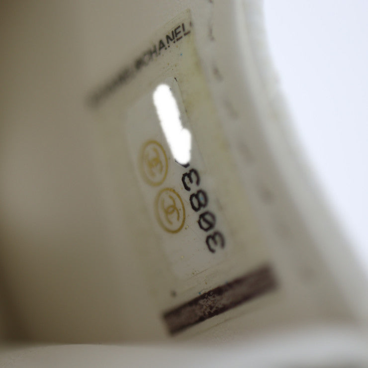 超美品 CHANEL シャネル Airpodsケース 第二世代専用 マトラッセ その他小物 AP1647 キャビアスキン ホワイト ゴールド金具 チェーン ネックストラップ イヤホンケース ホルダー ココマーク