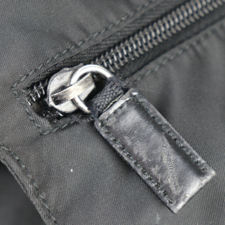 PRADA プラダ メッセンジャーバッグ ショルダーバッグ 1BD671 ナイロン レザー ブラック シルバー金具 フラップ クロスボディバッグ 三角ロゴプレート