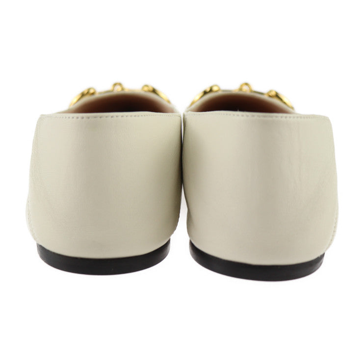 新品未使用展示品 GUCCI グッチ ホースビット パンプス 621161 表記サイズ 35 1/2 レザー アイボリー ゴールド シルバー 参考サイズ22.5cm チェーン フラットシューズ