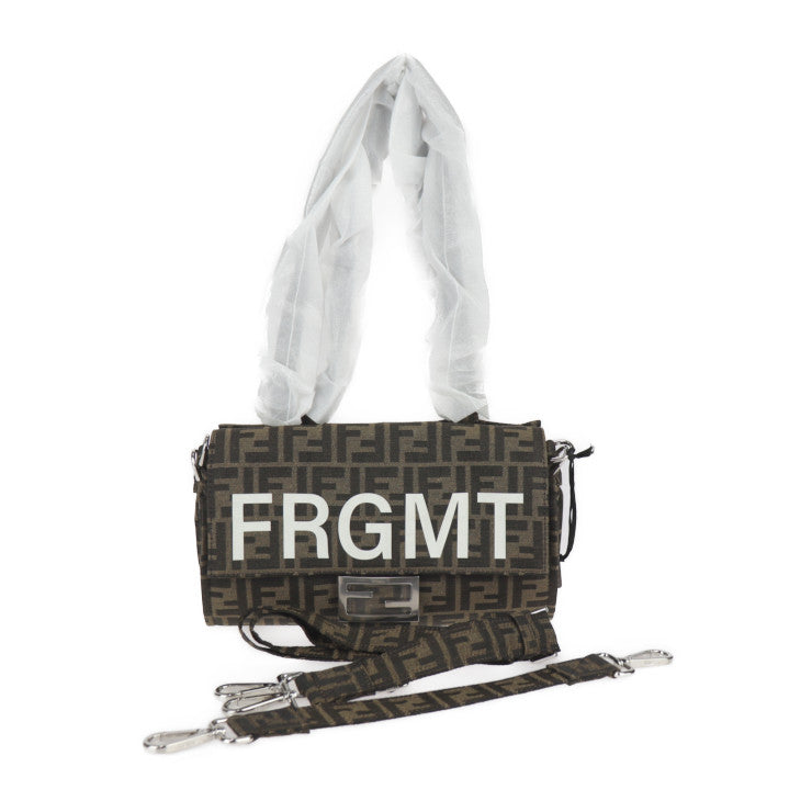 新品未使用展示品 FENDI フェンディ バゲット フォールダブル ズッカ ハンドバッグ 8BH418 AR2F キャンバス ベージュ系 ブラウン系 2WAY ショルダーバッグ トートバッグ