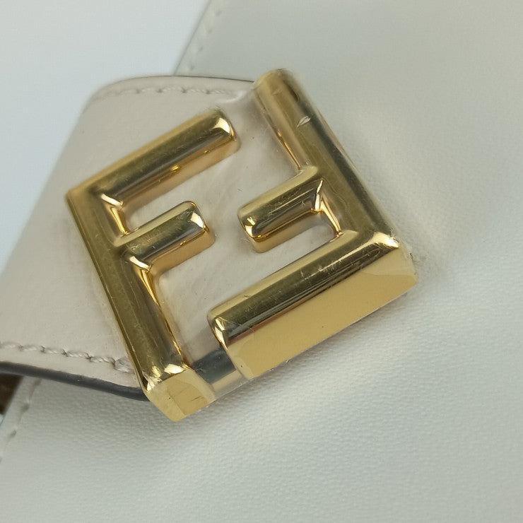 新古未使用展示品 FENDI フェンディ 二つ折り財布 FF ダイヤモンド スモールウォレット 8M0490 ALWA F1N1F ホワイト系 ライトピンクベージュ系 ゴールド金具 カーフレザー レディース L字ファスナー