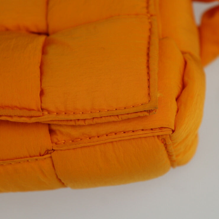 美品 BOTTEGAVENETA ボッテガヴェネタ パデッド テック カセット ウエストバッグ マキシイントレチャート ボディバッグ 679763 ナイロン オレンジ ショルダーバッグ