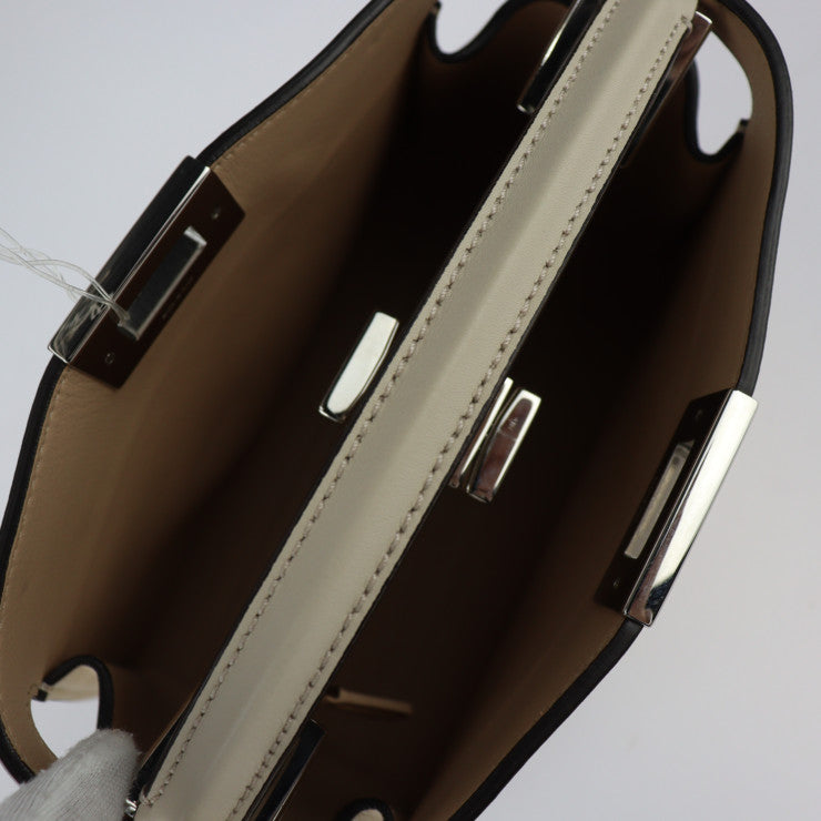 美品 FENDI フェンディ PEEKABOO ESSENTIALLY ピーカブー エッセンシャリー ハンドバッグ 8BN302 カーフレザー ライトベージュ系 シルバー金具 2WAY ショルダーバッグ