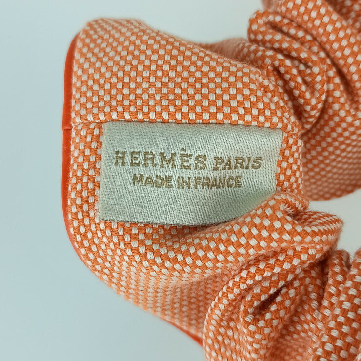 新古未使用展示品 HERMES エルメス シュシュ クラウディア - オレンジ系 綿98% ポリウレタン2% レディース ヘアアクセサリー 髪飾り セリエボタン