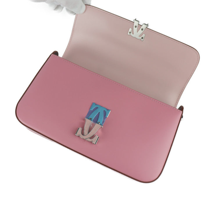 新品未使用展示品 CARTIER カルティエ チェーンショルダーバッグ ドゥーブルC ドゥ カルティエ ショルダーバッグ L1002369 カーフレザー ピンク ペールピンク シルバー金具 ポシェット