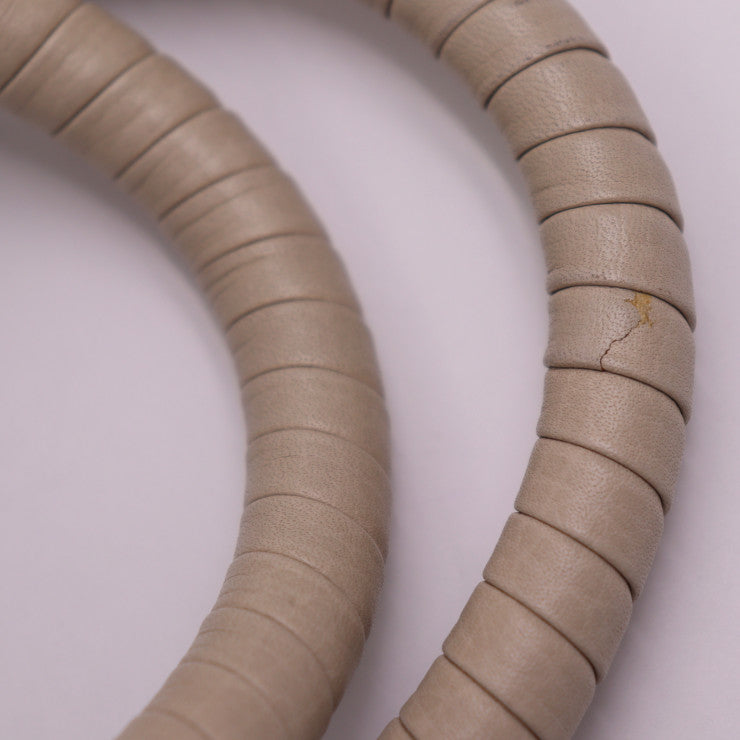 Christian Louboutin クリスチャンルブタン パネトーネ スモール ボストン ハンドバッグ 1135073 カーフレザー ベージュ ホワイト スパイクスタッズ 2WAY ショルダーバッグ